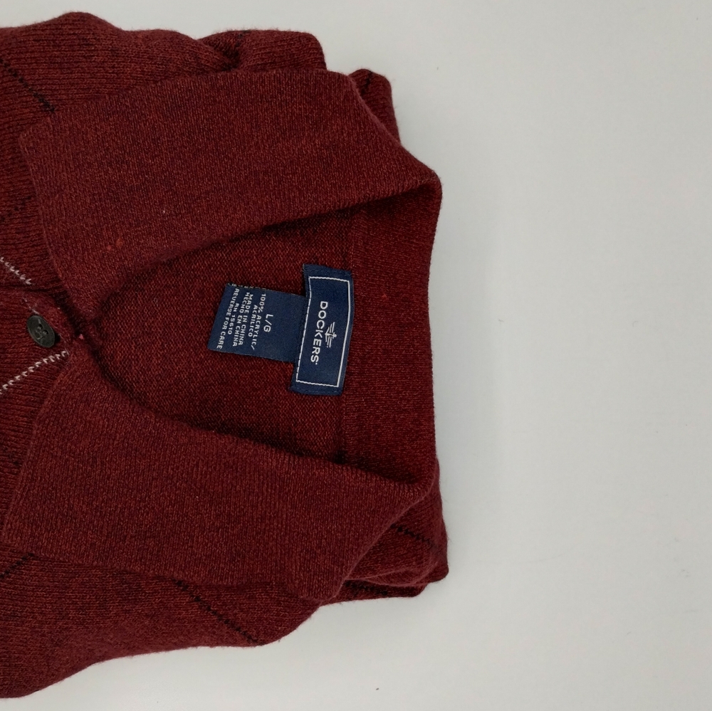 Men's Dockers burgundy sweater, size L